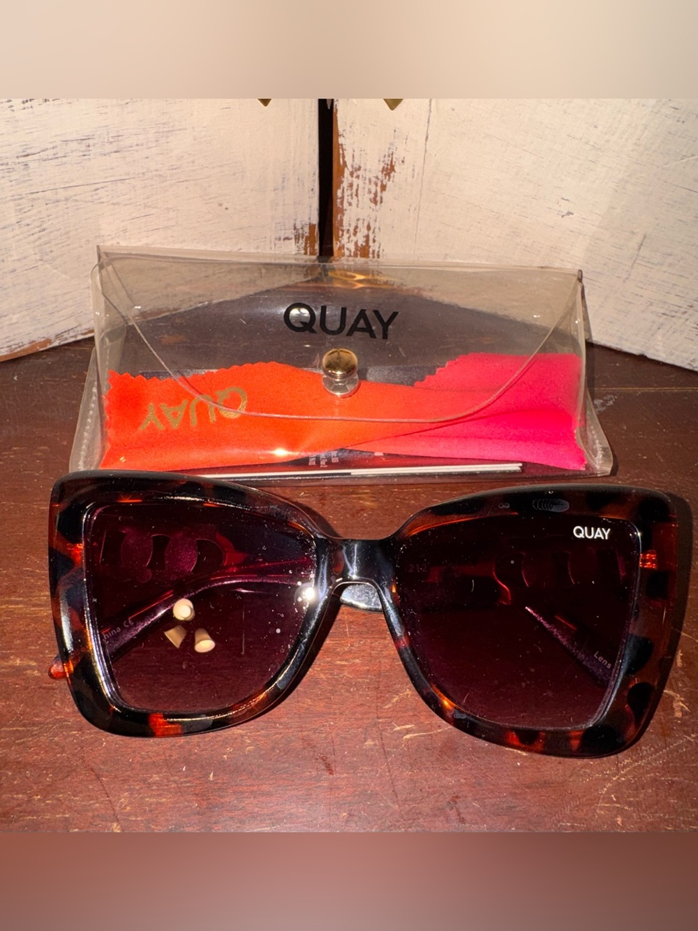 Quay Chain Reaction Tortoise Sunglasses Gold Chain